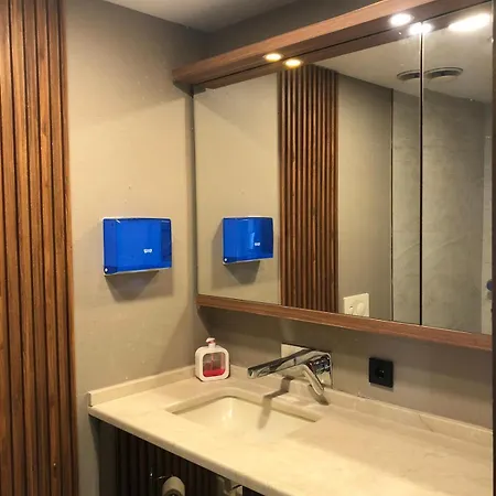 My Palace Airport Hotell