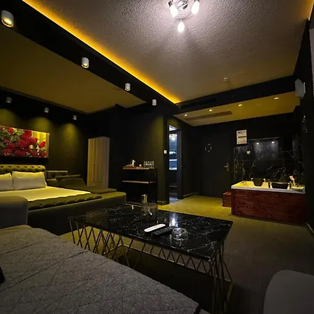 My Palace Airport 4*
