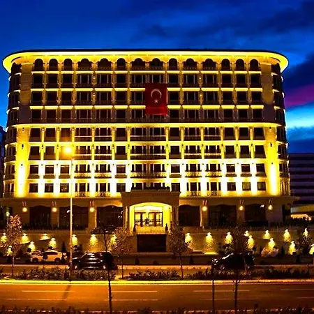 My Palace Airport 4*