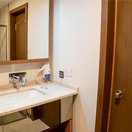 מלון My Palace Airport